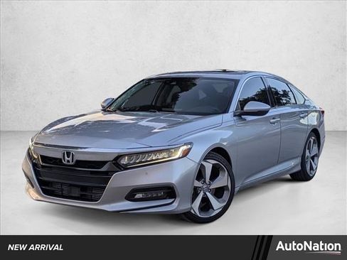 Used 2018 Honda Accord Touring image 1