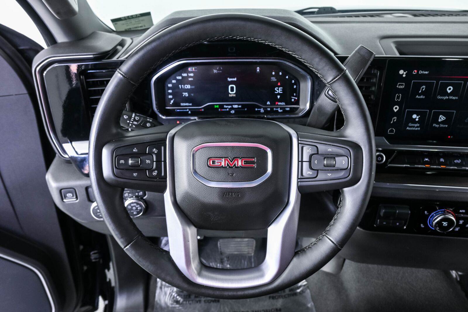 Used 2025 GMC Sierra 1500 SLT RWD image 8