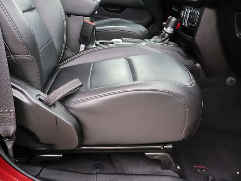 Used 2021 Jeep Wrangler Unlimited Sahara w/ Cold Weather Group image 11