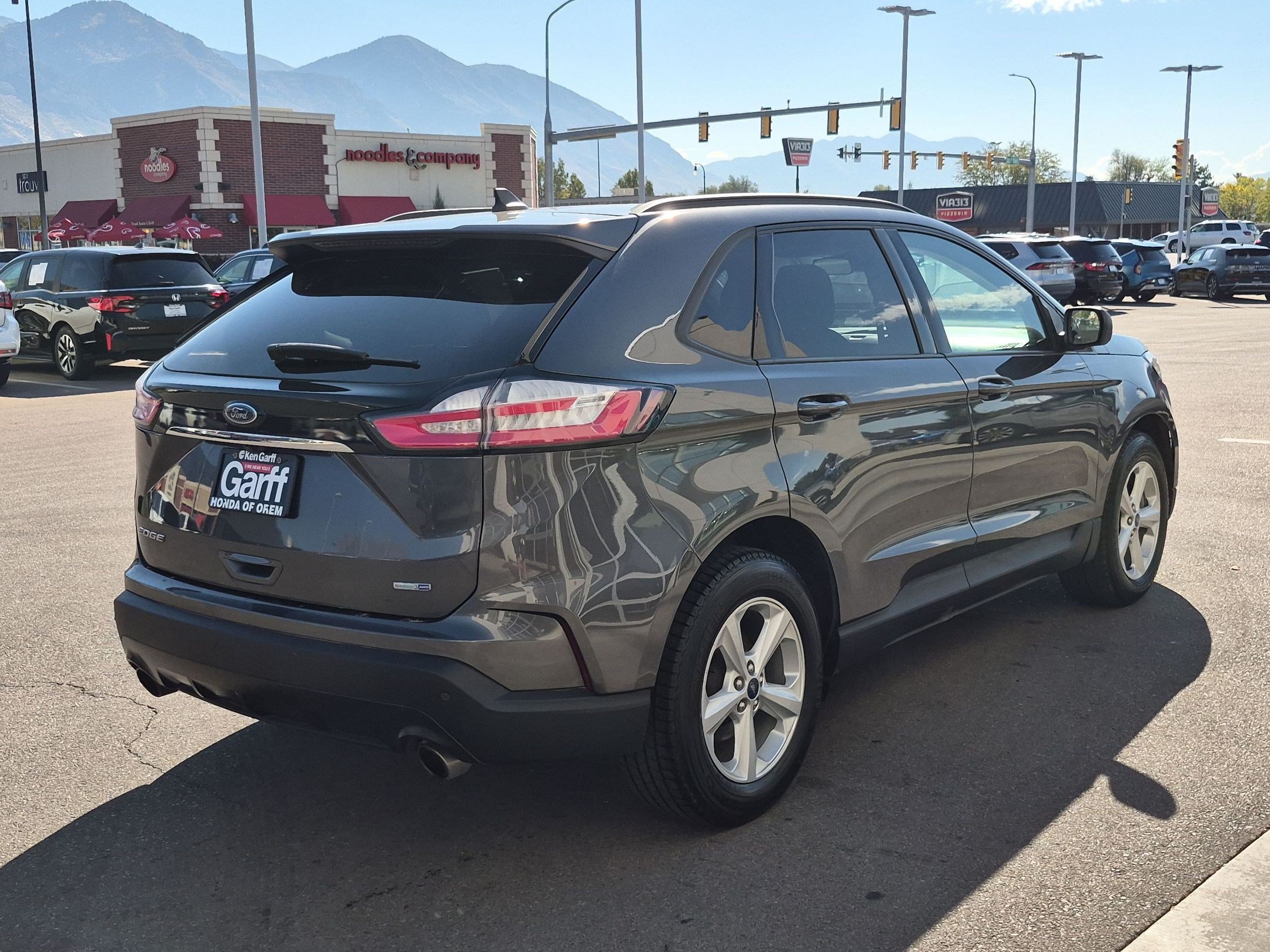 Used 2020 Ford Edge SE AWD/4WD image 3