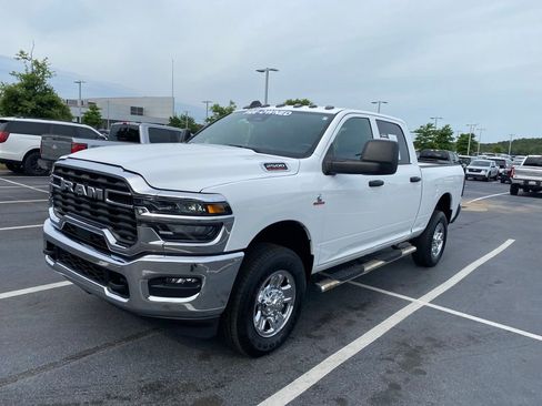 Used 2025 RAM 2500 Tradesman w/ Chrome Appearance Group AWD/4WD image 3