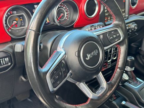 Used 2022 Jeep Wrangler Unlimited Rubicon w/ Cold Weather Group AWD/4WD image 15