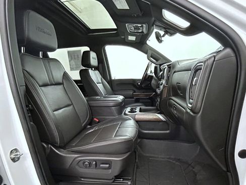 Used 2022 Chevrolet Silverado 2500 High Country w/ Technology Package image 15