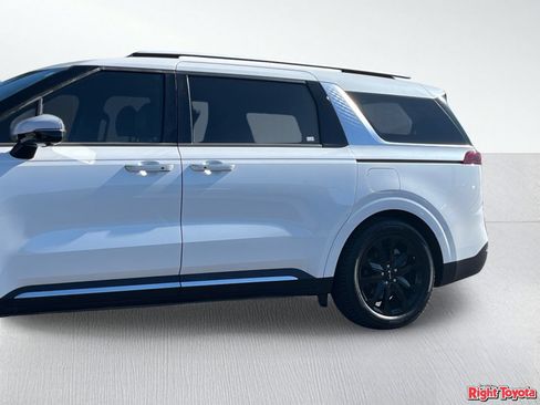 Used 2022 Kia Carnival SX FWD image 9