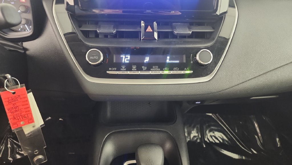 Used 2024 Toyota Corolla LE FWD image 15