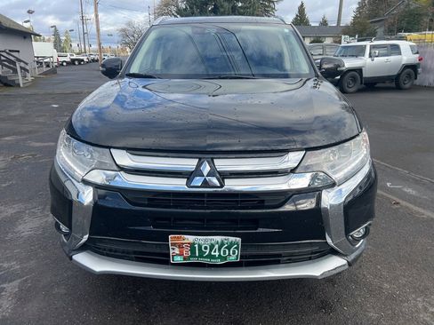 Used 2018 Mitsubishi Outlander GT image 3