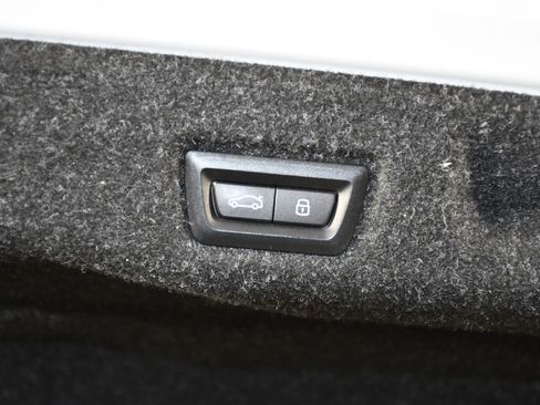 Used 2025 BMW 530i xDrive AWD/4WD image 51