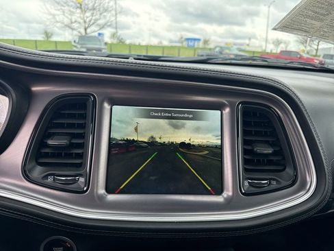 Used 2022 Dodge Challenger SXT w/ Plus Package image 20