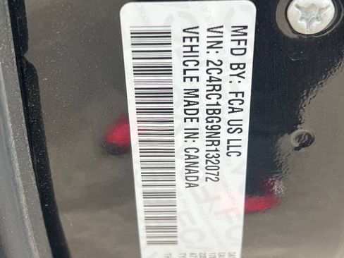 Used 2022 Chrysler Pacifica Touring-L FWD image 29