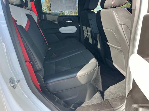 Used 2024 GMC Canyon AT4X image 23