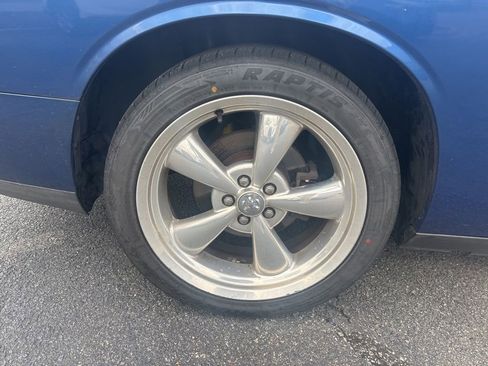 Used 2010 Dodge Challenger R/T RWD image 10