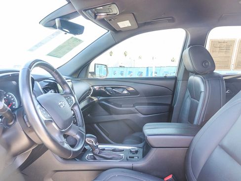 Used 2023 Chevrolet Traverse RS w/ LPO, Cargo Package image 18