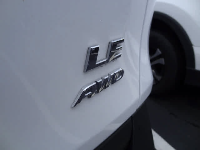 Used 2025 Toyota RAV4 LE AWD/4WD image 15