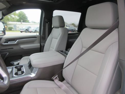 New 2026 GMC Sierra 3500 SLT w/ SLT Premium Package image 14