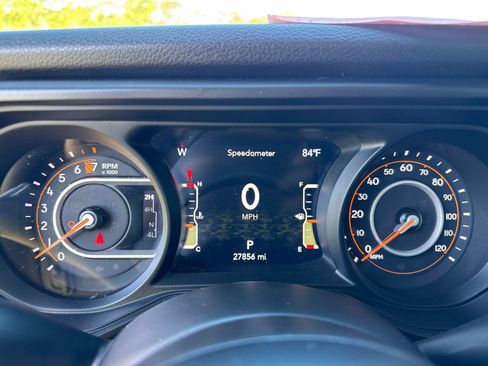 Certified 2024 Jeep Gladiator Sport AWD/4WD image 29