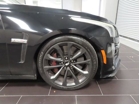 Used 2019 Cadillac CTS V w/ Luxury Package image 17