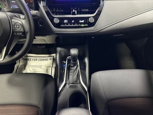 Used 2025 Toyota Corolla SE image 38