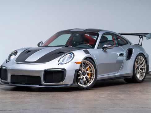 Used 2018 Porsche 911 GT2 RS w/ Weissach Package RWD image 3