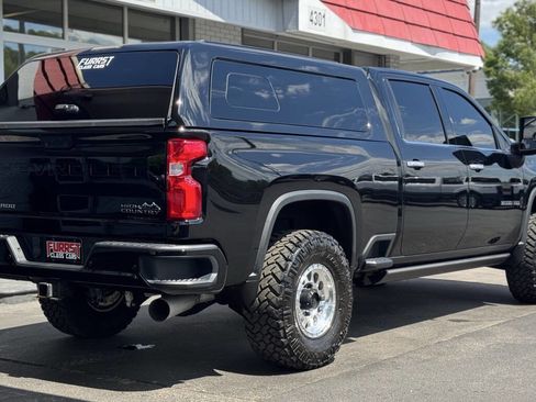 Used 2022 Chevrolet Silverado 3500 High Country w/ Z71 Off-Road Package AWD/4WD image 3