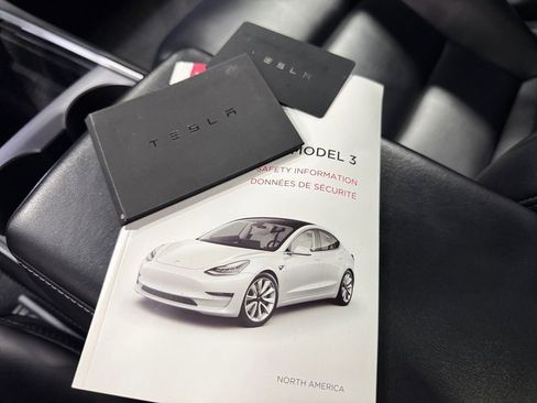 Used 2021 Tesla Model 3 Standard Range Plus image 36