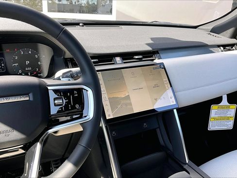 New 2026 Land Rover Discovery Sport Landmark AWD/4WD image 7