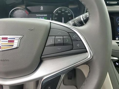 Certified 2022 Cadillac XT5 Premium Luxury image 17