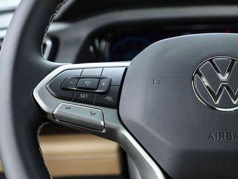 New 2026 Volkswagen Atlas Cross Sport SE image 21