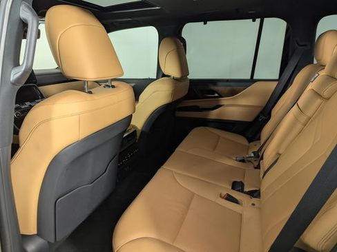 Used 2025 Lexus LX 600 4WD w/ Appearance Package image 17