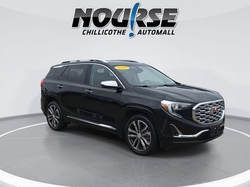 Used 2019 GMC Terrain Denali w/ Driver Alert Package II FWD image 2