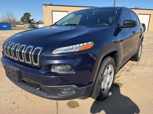 Used 2014 Jeep Cherokee Sport image 4