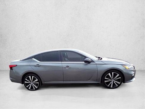 Used 2022 Nissan Altima 2.5 SR AWD/4WD image 5