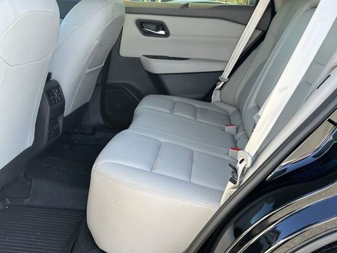 Certified 2025 Nissan Rogue SL w/ SL Premium Package AWD/4WD image 21