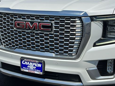 Certified 2022 GMC Yukon Denali w/ Denali Ultimate Package AWD/4WD image 9