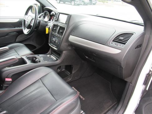Used 2017 Dodge Grand Caravan GT image 10