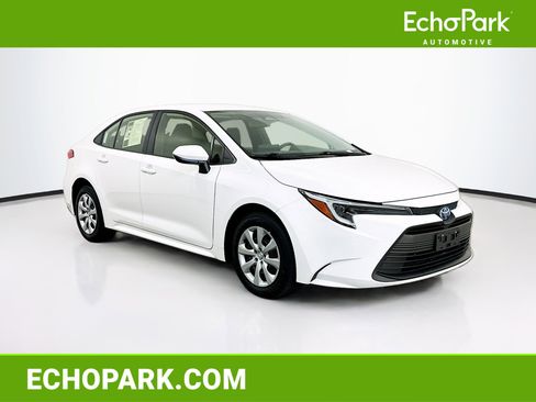 Used 2025 Toyota Corolla LE w/ Carpet Mat Package (TMS) FWD image 1