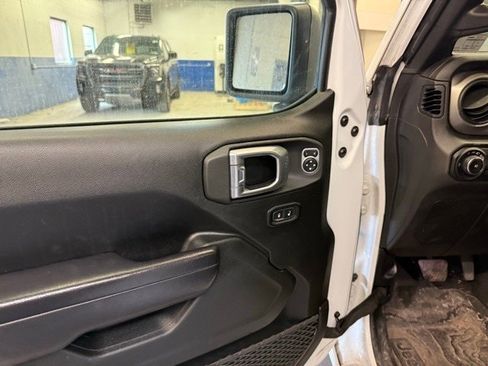 Used 2021 Jeep Wrangler Unlimited Sport image 11