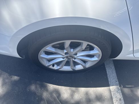 Used 2019 Audi A4 2.0T Premium w/ Convenience Package FWD image 6