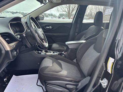 Used 2016 Jeep Cherokee Sport w/ Cold Weather Group image 12