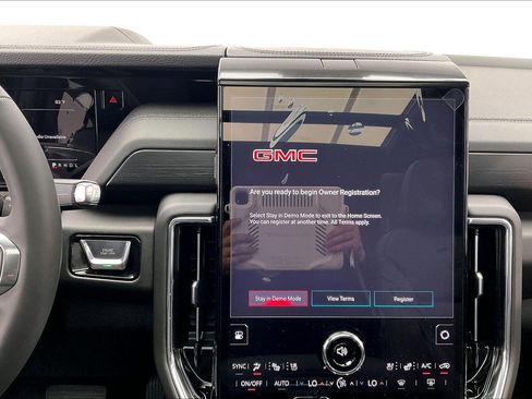 New 2026 GMC Yukon Denali w/ Advanced Technology Package image 7