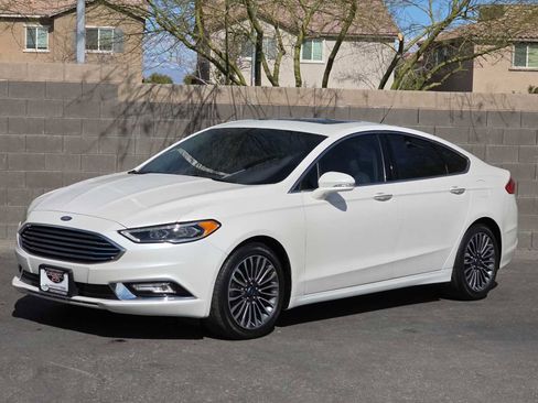 Used 2017 Ford Fusion SE w/ Fusion SE Technology Package image 5