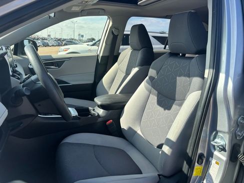 Used 2019 Toyota RAV4 XLE image 13