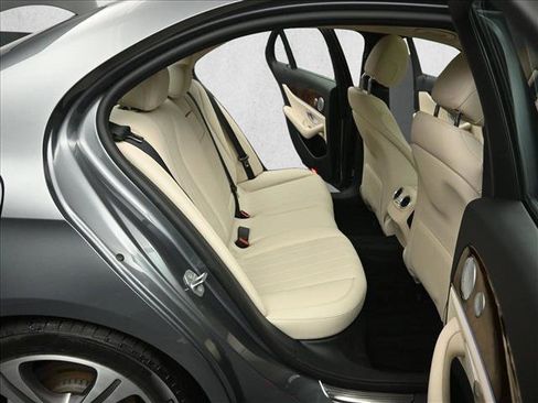 Used 2017 Mercedes-Benz E 300 4MATIC image 25