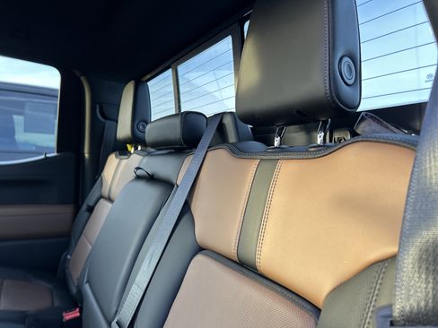 Used 2021 Chevrolet Silverado 1500 High Country image 31