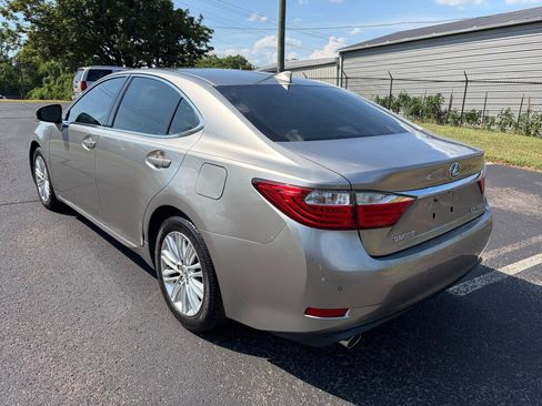 Used 2015 Lexus ES 350 w/ Luxury Package FWD image 7