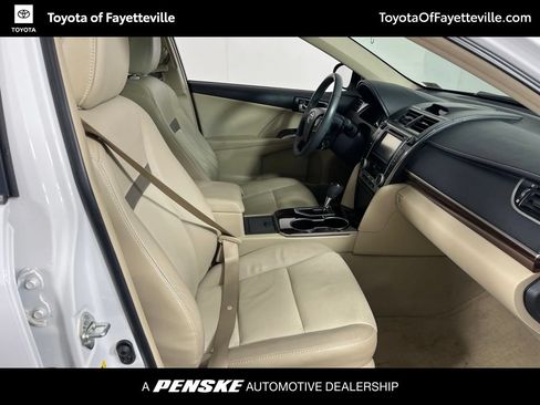 Used 2012 Toyota Camry XLE w/ Leather Pkg FWD image 8