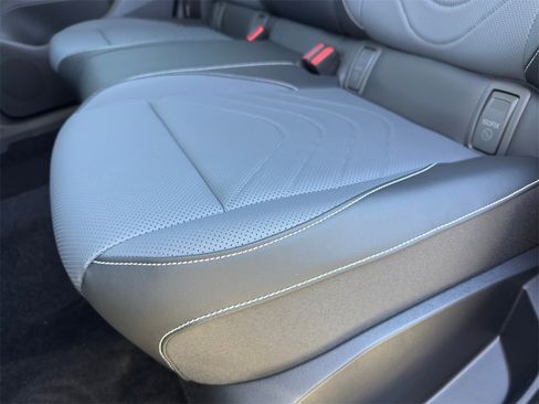 New 2026 Volkswagen Tiguan SE image 30