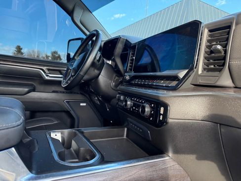 Used 2024 Chevrolet Silverado 2500 LTZ w/ LTZ Plus Package image 12