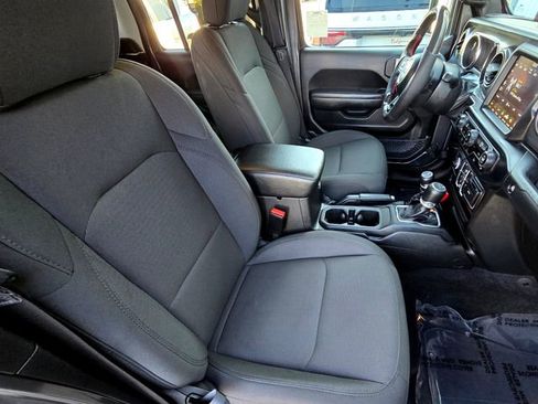 Certified 2023 Jeep Gladiator Sport image 21