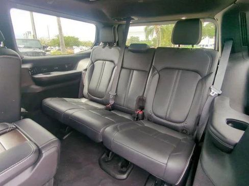 Certified 2023 Jeep Grand Wagoneer Series II AWD/4WD image 16
