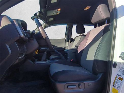 Used 2022 Toyota Tacoma TRD Off-Road image 15